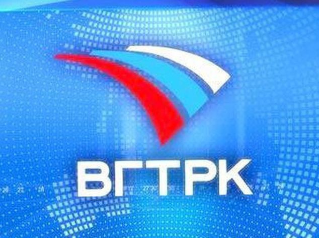 vchera-byila-otkryita-memorialnaya-doska-v-pamyat-o-pogibshih-na-ukraine-sotrudnikah-vgtrk1